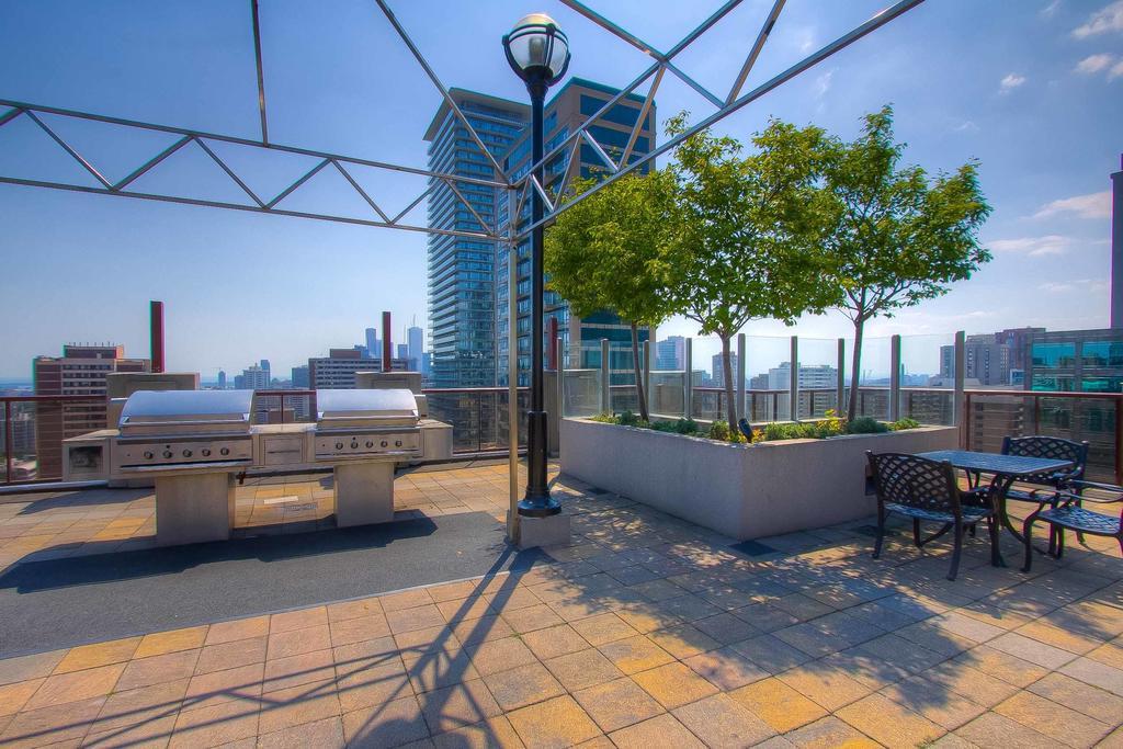 Sky Suites Yorkville Τορόντο Δωμάτιο φωτογραφία