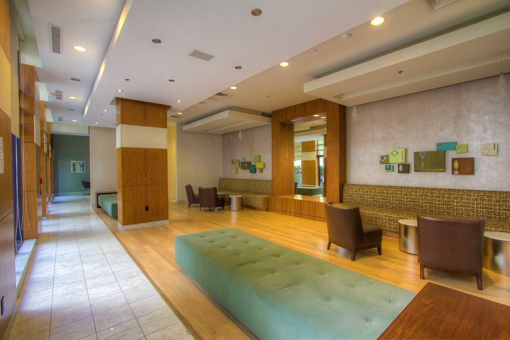 Sky Suites Yorkville Τορόντο Δωμάτιο φωτογραφία