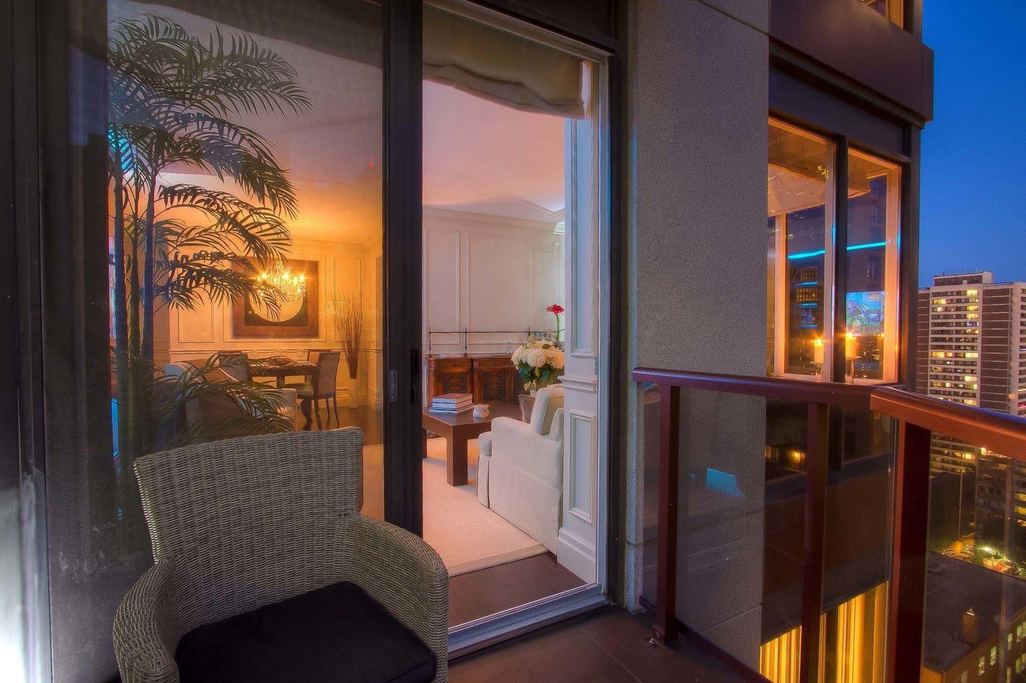 Sky Suites Yorkville Τορόντο Εξωτερικό φωτογραφία