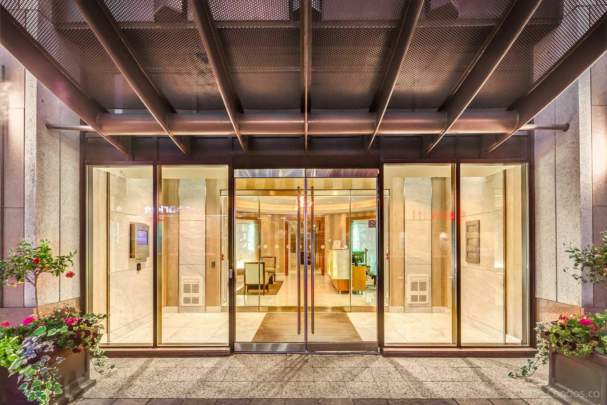 Sky Suites Yorkville Τορόντο Εξωτερικό φωτογραφία